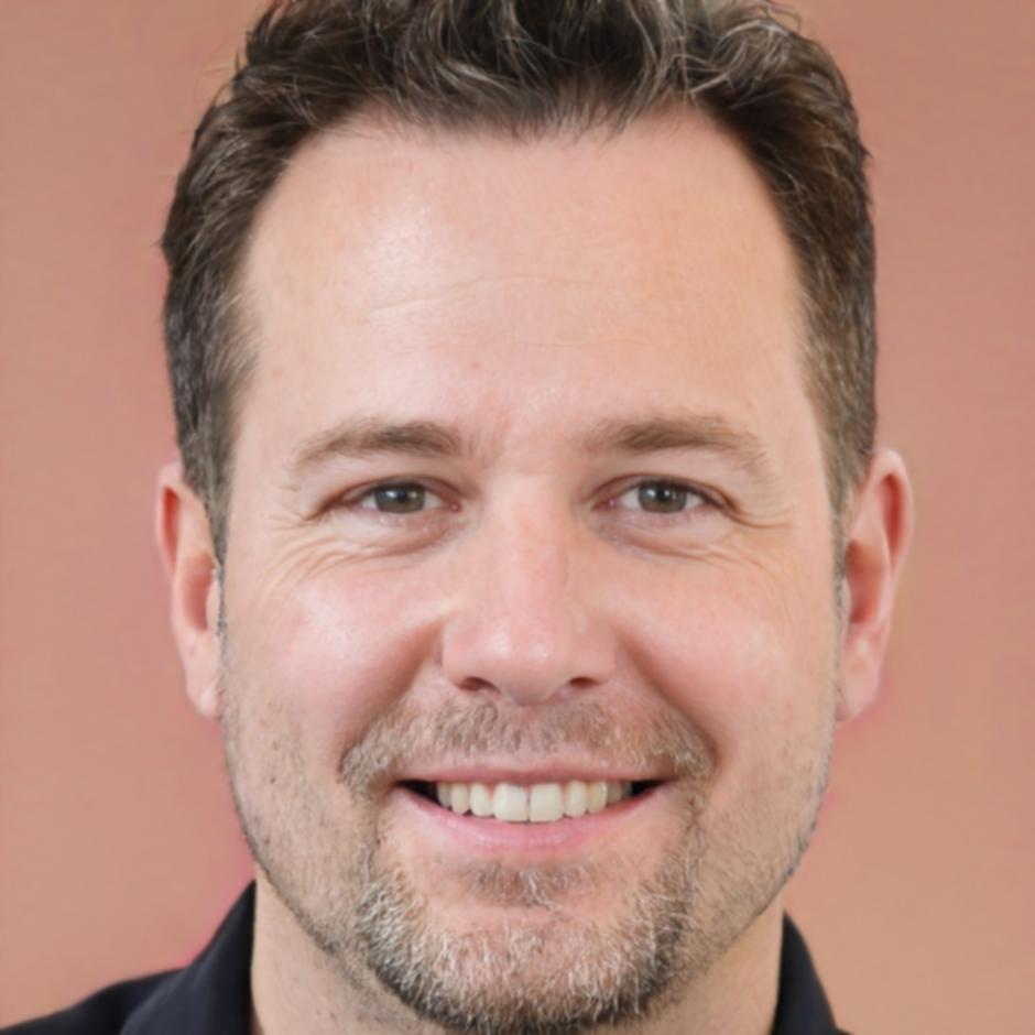 Lukas Breitenbach, Finanzanalyst